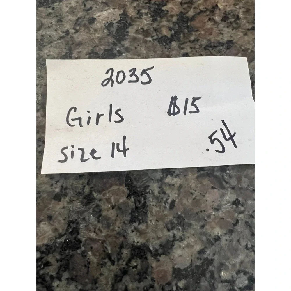 Girls size 14 shorts‎ (2035)